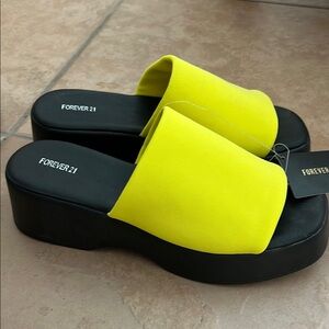Forever 21 Women's Yellow Slide Sandals Size 7.5 Brand New With Tags!